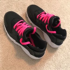 Girls Nike shoes